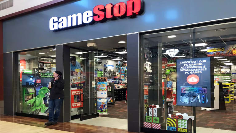 GameStop employee closes store and leaves for good