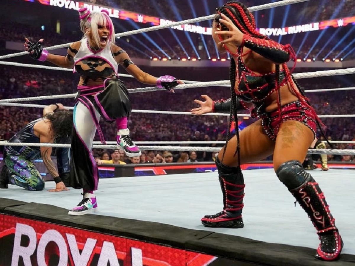 Side-by-side comparison shows just how perfect WWE superstar Zelina Vega's  Street Fighter 6 Juri cosplay was at Royal Rumble 2023